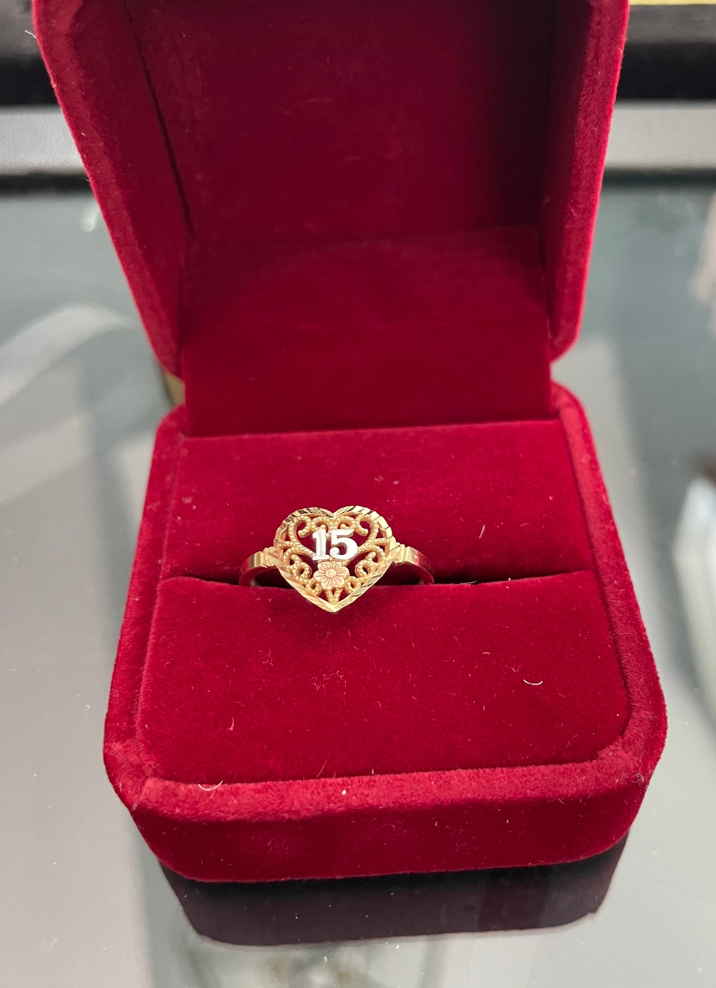 Quincera Gold ring